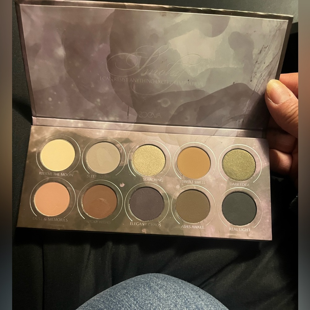 SOLD! DO NOT BUY! New! Zoeva Smokey Eyeshadow Palette - Picture 2 of 3